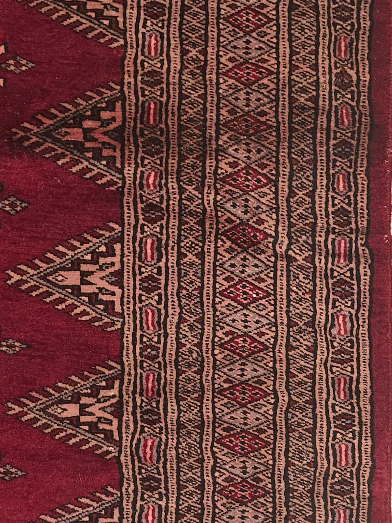 Alfombra QA0127, imagen de su historia y procedencia